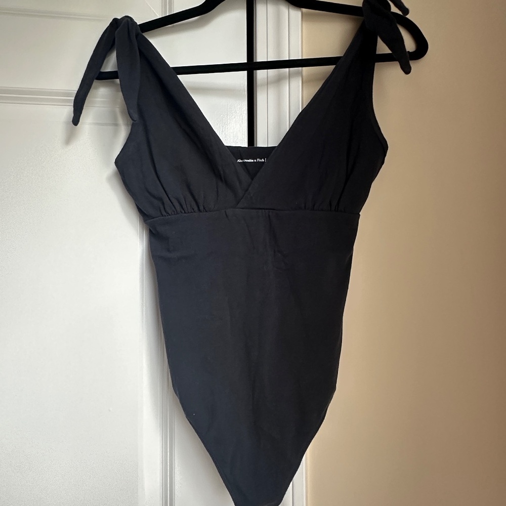 Abercrombie & Fitch Black Stretch Bodysuit Size M